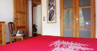 "Le Savoy" appartement de standing au cœur du village/piscine/garage