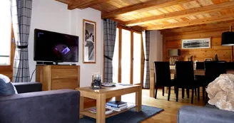 "Le Savoy" appartement de standing au cœur du village/piscine/garage