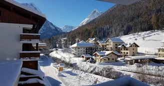 Chez Charles****｜Calme & Belle vue, Skis aux pieds - Piscine couverte - Viachamonix.com