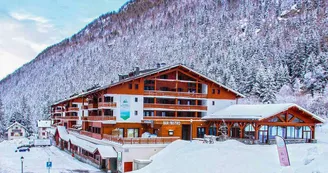 Chez Charles****｜Cosy & Belle vue, Skis aux pieds - Piscine couverte - Viachamonix.com