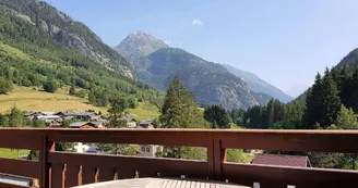 Chez Charles****｜Cosy & Belle vue, Skis aux pieds - Piscine couverte - Viachamonix.com