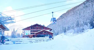 Chez Charles****｜Cosy & Belle vue, Skis aux pieds - Piscine couverte - Viachamonix.com