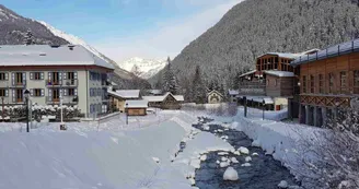 Chez Charles****｜Cosy & Belle vue, Skis aux pieds - Piscine couverte - Viachamonix.com