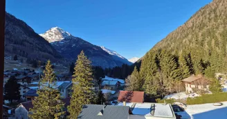 Chez Charles****｜Cosy & Belle vue, Skis aux pieds - Piscine couverte - Viachamonix.com
