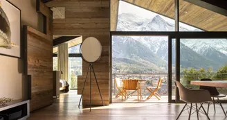 CHALET ON THE ROCKS CHALET ON THE ROCKS